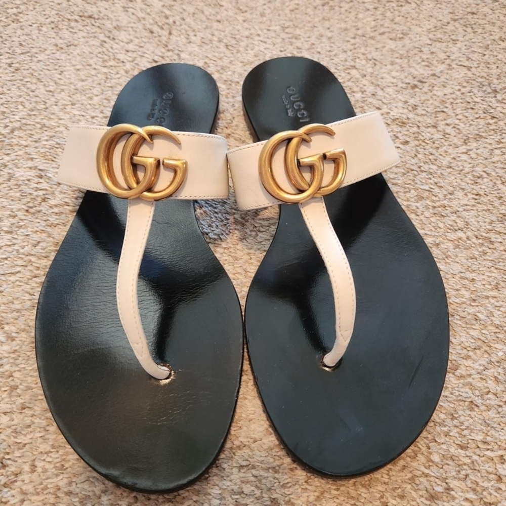 Gucci Women's Marmont Leather T Strap Sandals 38